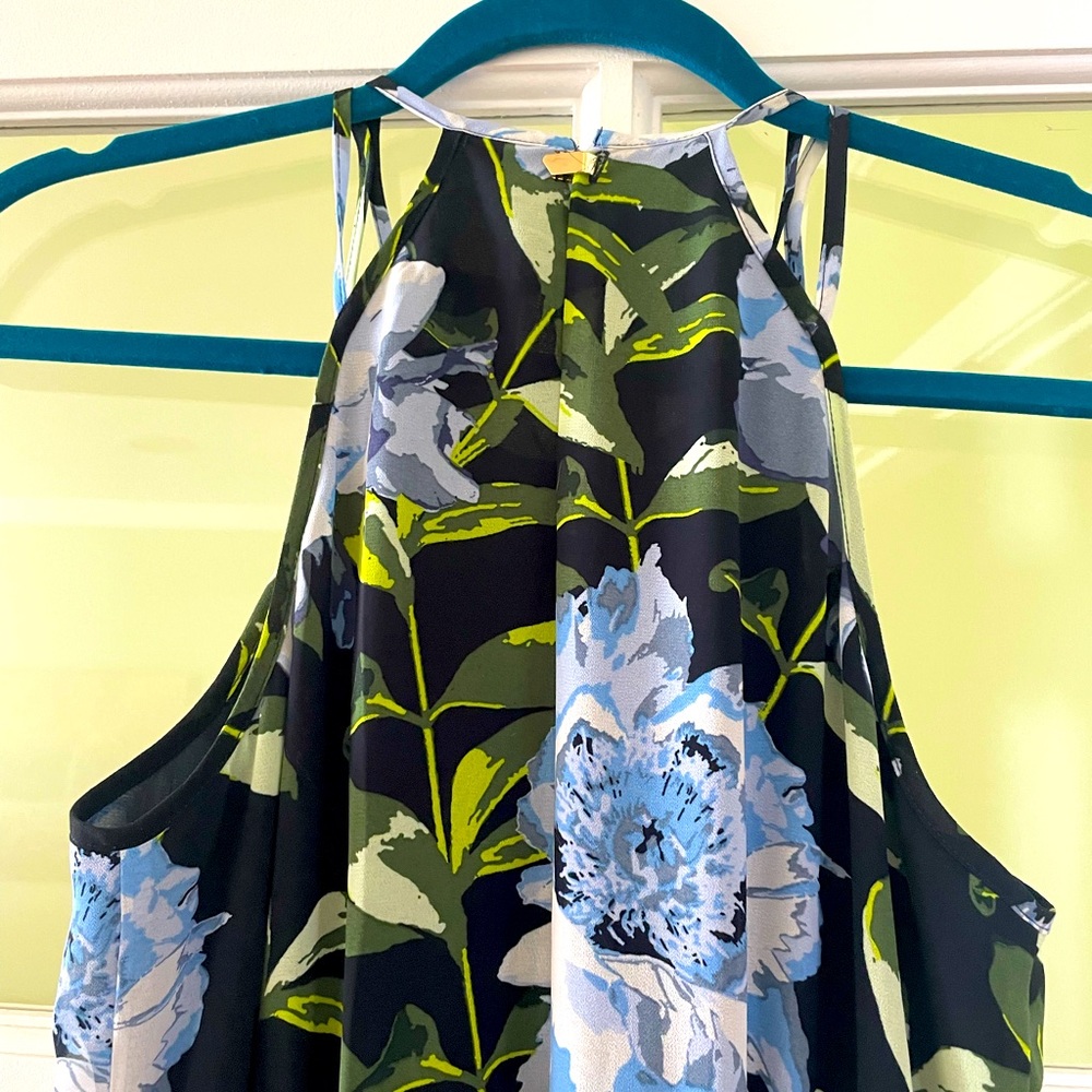 Sleeveless dress